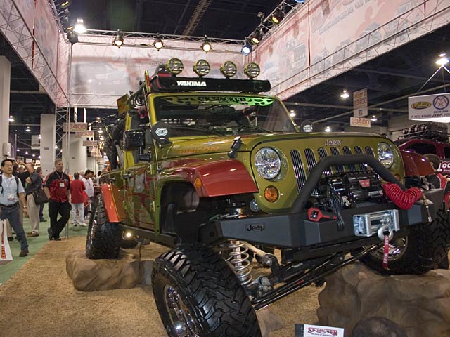 129_0611_65_z+sema_2006+skyjacker_jk_front.jpg