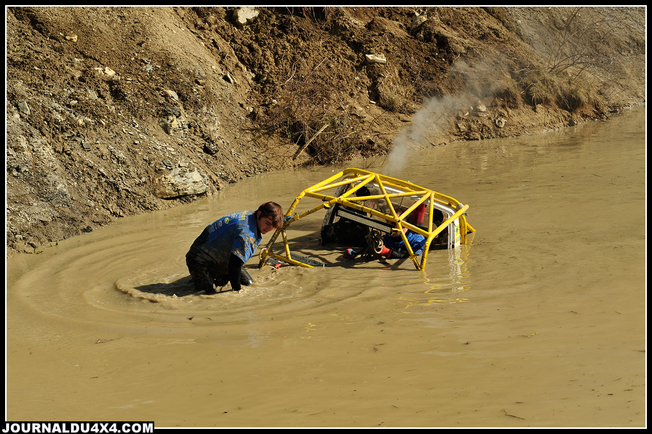 _DIG8713-w.jpg