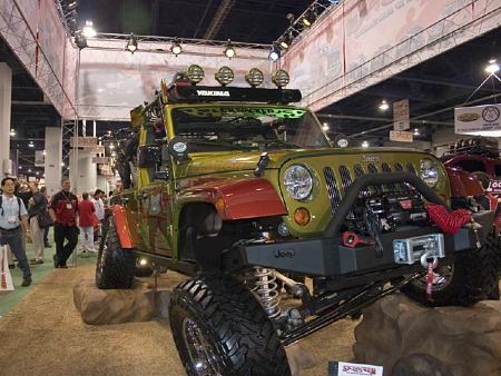 129_0611_65_z+sema_2006+skyjacker_jk_front.jpg