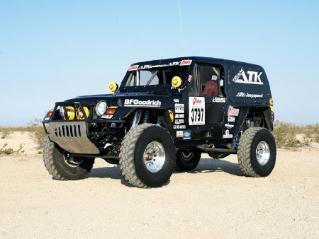 0812_4wd_01_z%2B1998_jeep_wrangler_desert_race_car%2Bleft_front_angle.jpg