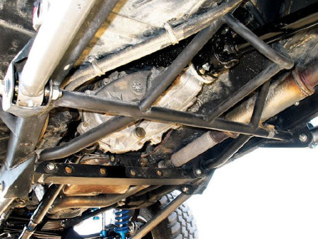 0812_4wd_19_z%2B1998_jeep_wrangler_desert_race_car%2Bdriveline_cage.jpg