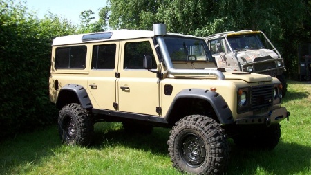 775711defender110034.jpg